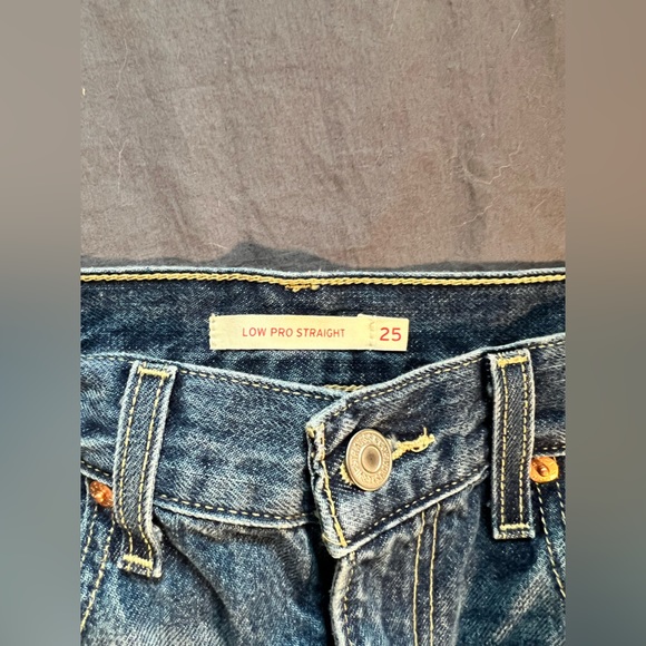 Ripped, Levi jeans - Picture 4 of 5